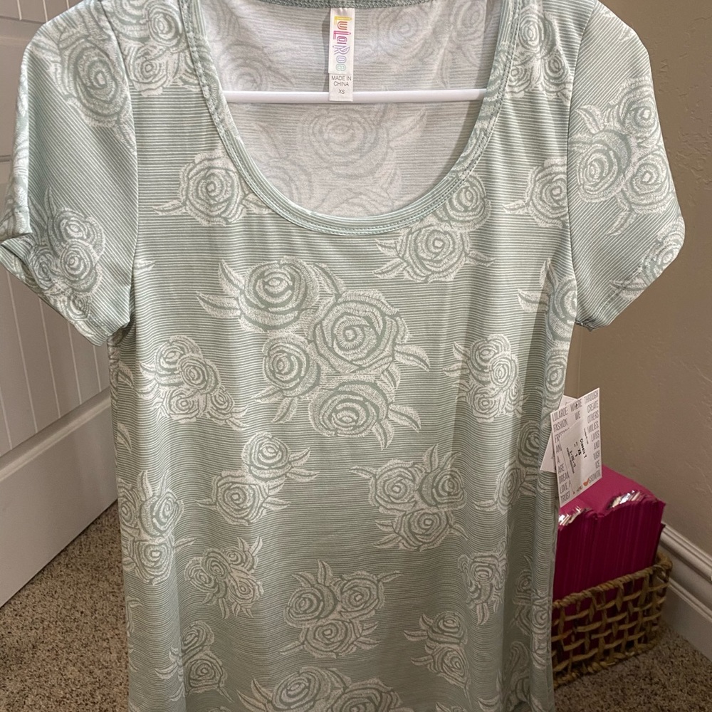 Brand new lularoe classic T